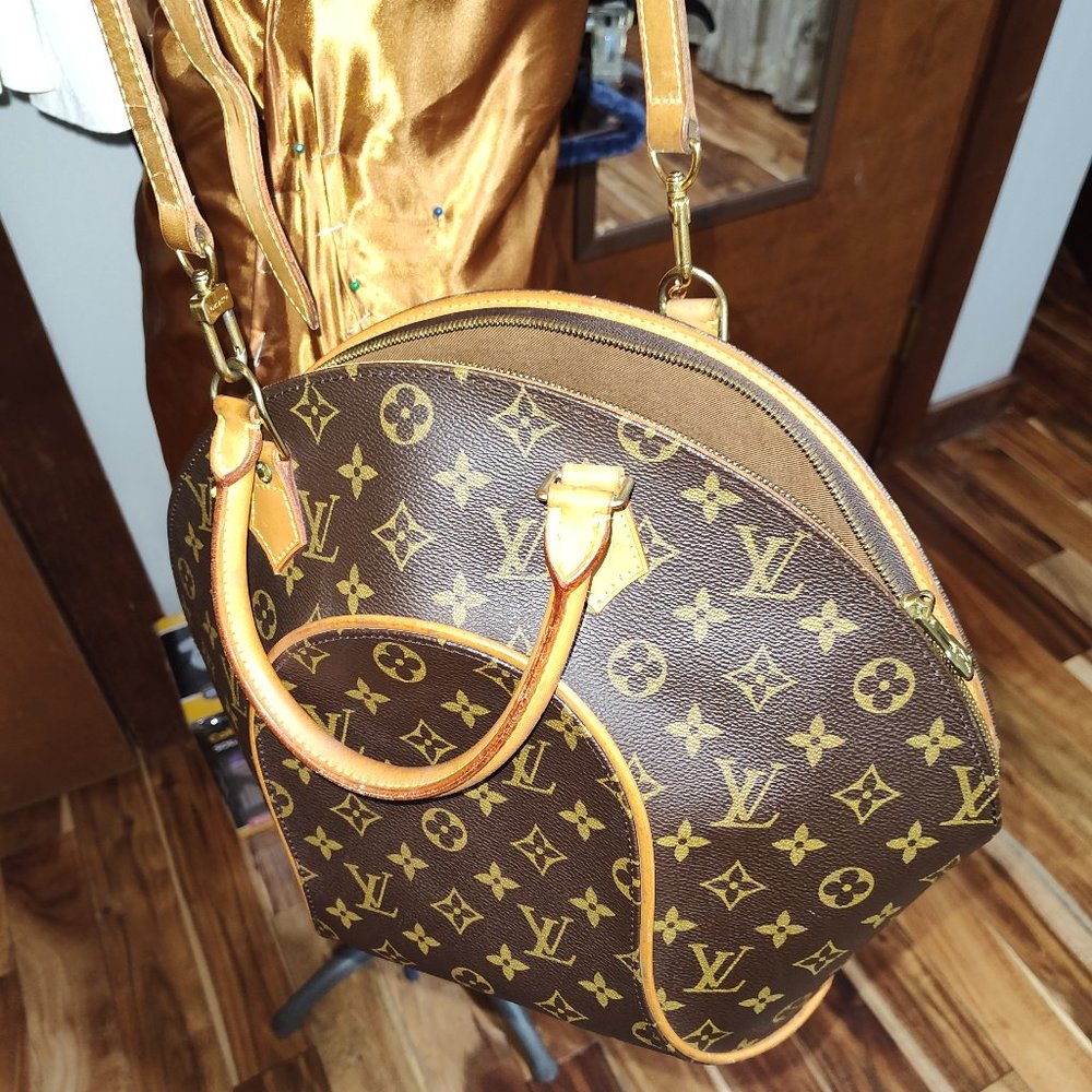 Louis Vuitton Trivoli hard geometric case cross body bag